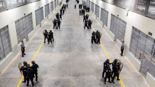 El Salvador: Ein Mega-Gefängnis für 40.000 Menschen