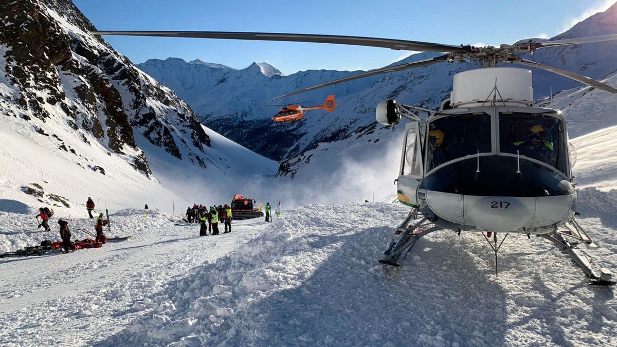 Skifahrer überlebt sieben Stunden unter Schneemassen