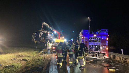 Frontalzusammenstoß: Fünf Menschen sterben bei Autounfall in Hessen