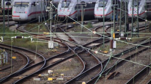 Monopol: Kartellamt für Aufspaltung der Deutschen Bahn