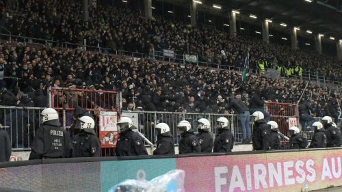 Auseinandersetzungen zwischen Fans und Polizei: Die Gewalt in den Stadien eskaliert