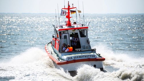 Stettiner Haff: Schiffbrüchiger Segler klammert sich stundenlang an Reuse in Ostsee fest