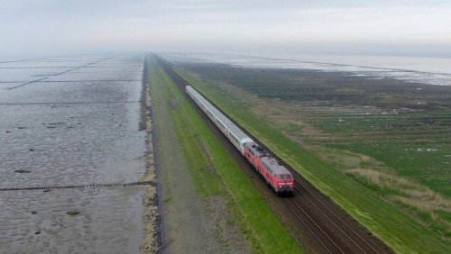 Bahnstrecke nach Sylt: Neuer Vorstoß zur Umbenennung des Hindenburgdamms