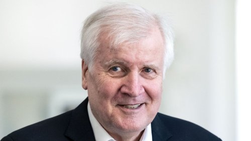 Seehofer warnt davor, die Grünen zu diffamieren 