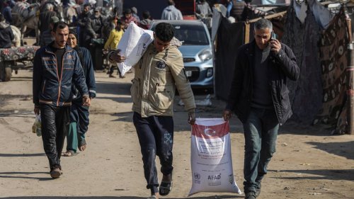 Israelische Regierung will offenbar wieder Hilfe nach Gaza lassen 