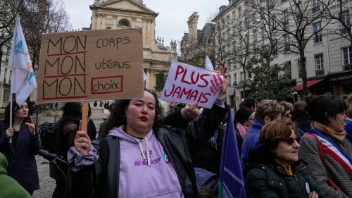 »Freiheit zur Abtreibung« vor Aufnahme in französische Verfassung 