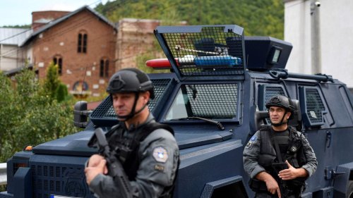 Truppenaufmarsch an der Grenze: Kosovo fühlt sich eingekreist – Serbien beschwichtigt