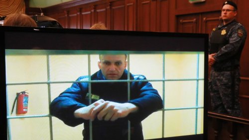 Inhaftierter Kremlkritiker: Nawalny muss im Gefängnis stundenlang unter Putin-Porträt sitzen