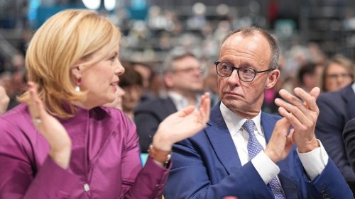 Merz und Klöckner reisen zur Amtseinführung des Papstes 