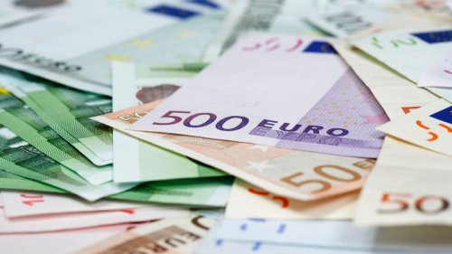 Ehrlicher Finder in Niedersachsen: Mann findet in Restaurant Tasche mit mehr als 35.000 Euro
