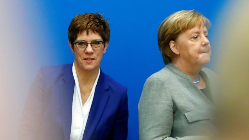 Internationale Pressestimmen: "Merkel versenkt Kramp-Karrenbauer"