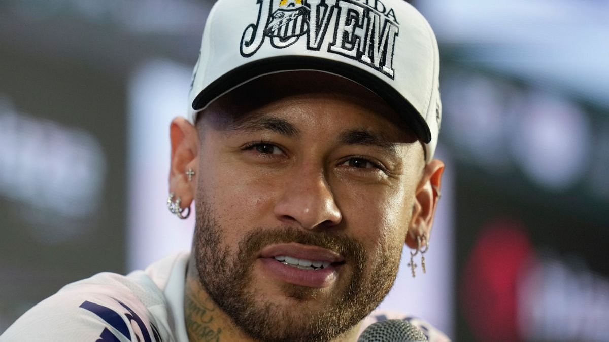 Neymar trägt St.-Pauli-Trikot und erntet Kritik