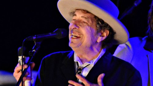 »Schlimmer Fall von Schwindel«: Bob Dylan entschuldigt sich für maschinelle Unterschriften auf 600-Dollar Buch