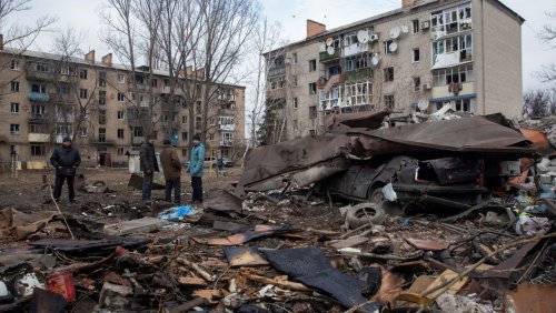 Russlands Krieg gegen die Ukraine: Selenskyj setzt Sanktionen in Kraft, Scholz will mit Putin telefonieren