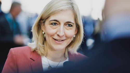   
  Ministerin Ahnungslos 