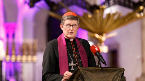 Kölner Erzbischof: Ministranten drehen Woelki bei Messe in Rom den Rücken zu