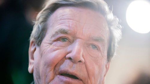 Streit über Sonderrechte: Schröder verklagt Bundestag