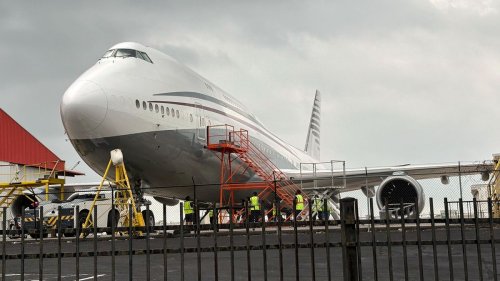 US-Regierung nimmt Luxus-Jumbo von Katar offiziell an 