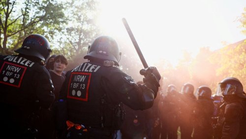 Lina-Proteste: Polizei kesselt in Leipzig Demonstranten ein
