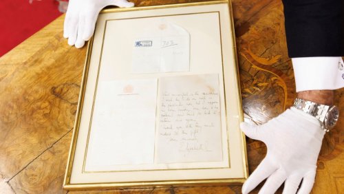 Auktion bei Stuttgart: Handgeschriebener Brief von Queen Elizabeth II. für 8300 Euro versteigert