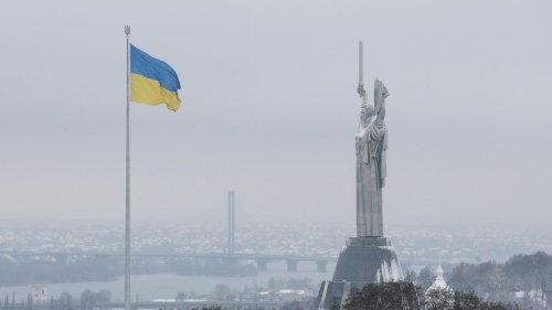 Generatoren und Flugabwehr: Baerbock fordert »Winterschutzschirm« für Ukraine