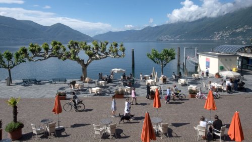 Mindestens ein Toter, mehrere Vermisste: Touristenboot kentert auf Lago Maggiore