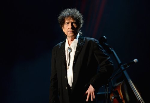 Bob Dylan Stuns Farm Aid With Surprise Heartbreakers-Backed Set - Spin