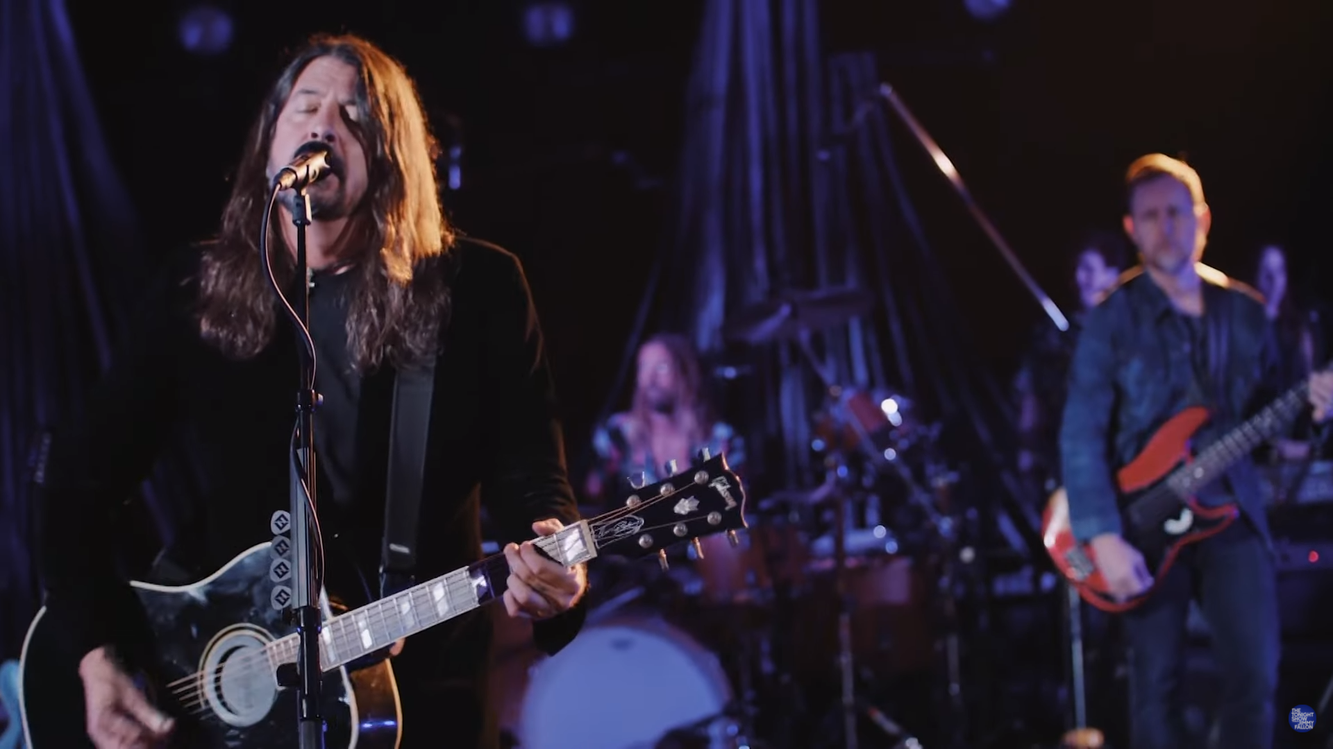 Foo Fighters Play 'Waiting on a War' on Fallon; Dave Grohl Talks Recording With David Bowie