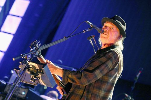Neil Young's Music Pulled From Spotify Following His Joe Rogan Ultimatum