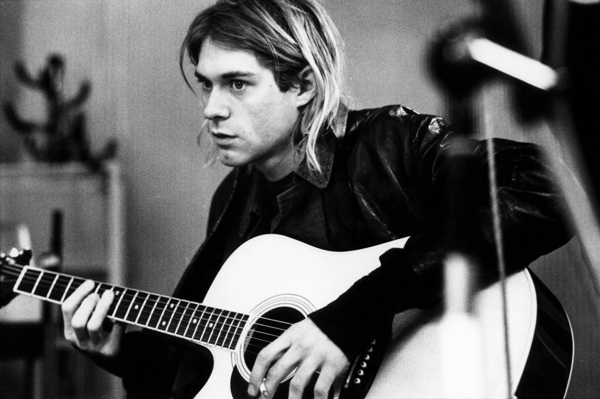 The 30 Most Famous Left-Handed Guitarists