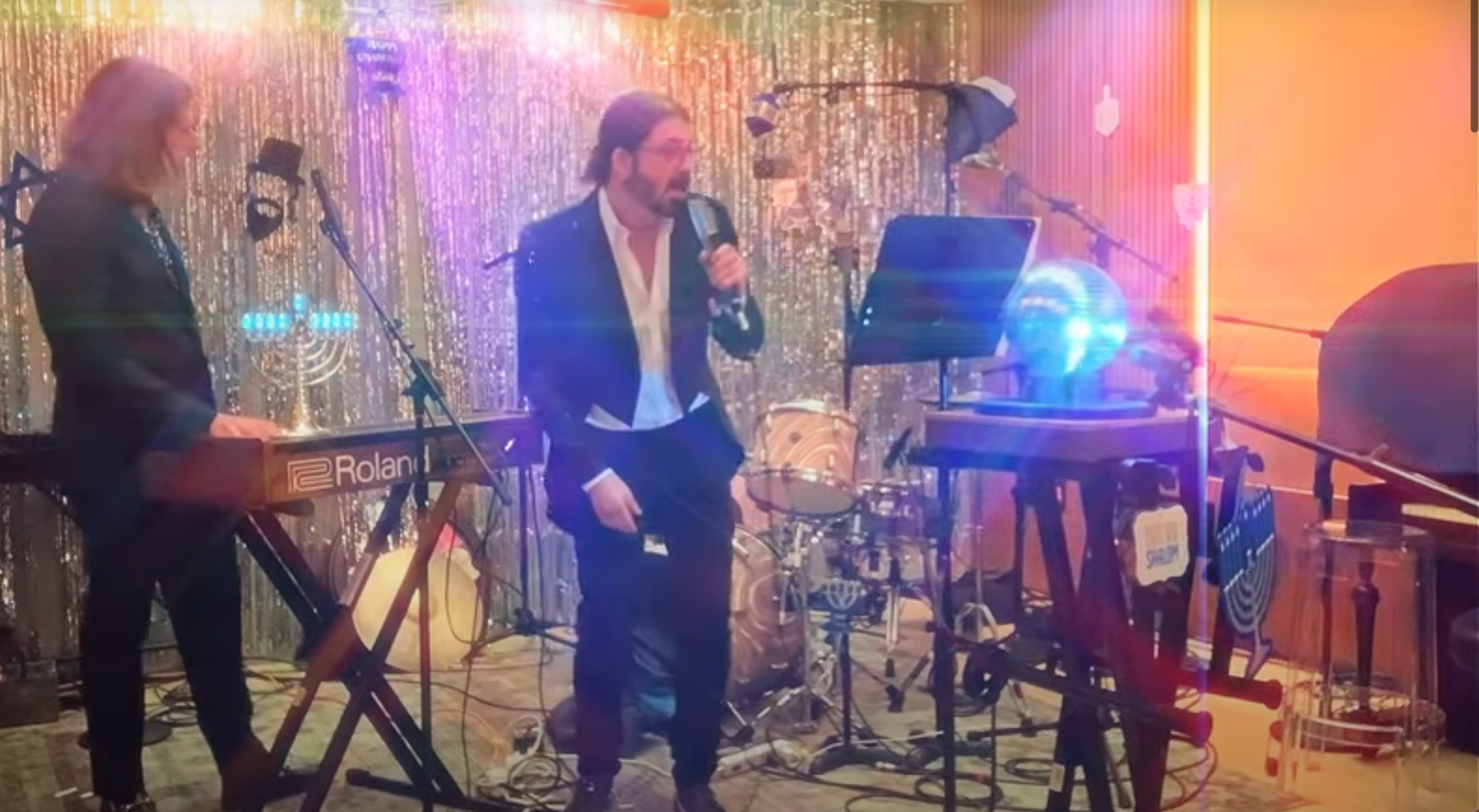 Dave Grohl and Greg Kurstin Cover Barry Manilow For Third Night of 'Hanukkah Sessions'