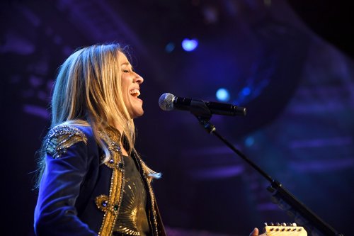 Sheryl Crow Covers Linda Ronstadt Classics at Tribeca Documentary Premiere: Watch