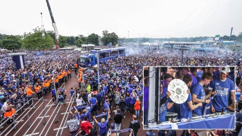 Rauschender Empfang: Schalke 04 feiert Bundesliga-Rückkehr mit 20.000 Fans
