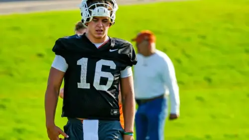 Arch Manning makes surprise request to play basketball at Texas