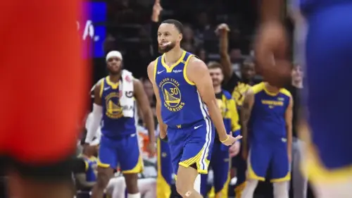 Steph Curry highlights: Warriors legend makes impossible 3-pointers to beat Rockets
