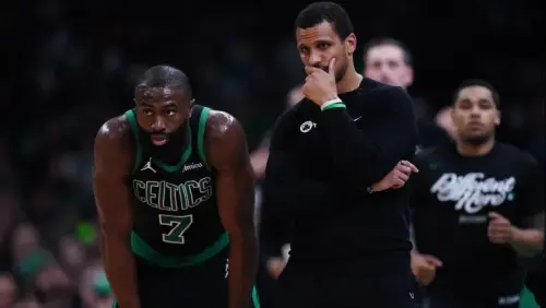 Shocking report reveals Celtics superstar played with torn meniscus