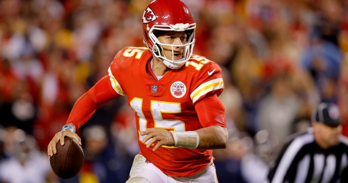 High ankle sprain recovery time in NFL: How is Patrick Mahomes playing for Chiefs one week after injury?