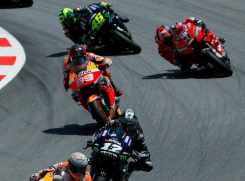 MotoGP, Lorenzo: “Ho sbagliato, spiace”. Rossi: “Cose che succedono”