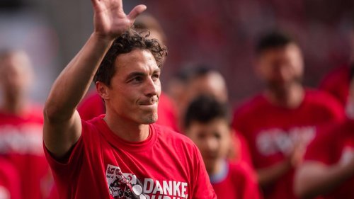 Ausfall von Niklas Dorsch: FC Augsburg bemüht sich um Baumgartlinger