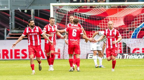1:4 gegen Ingolstadt : Energie Cottbus verpasst die Relegation um den Aufstieg