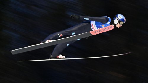 Skispringen: DSV-Team erneut auf Platz drei - Zajc sorgt für Schreckmoment
