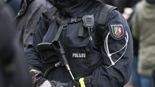 Razzia in NRW: Nach Fan-Angriff: Sturmmasken und Testosteron gefunden