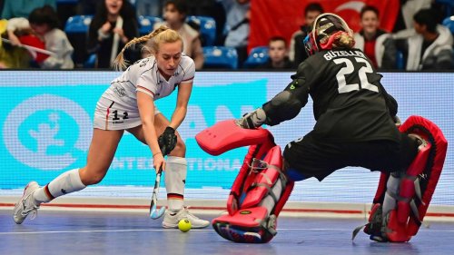 Turnier in Hamburg: Hockey-EM: "Danas" starten mit Kantersieg