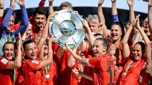 Heimsieg gegen Essen: Erst Tore, dann Lametta - FCB-Frauen feiern Meisterschaft