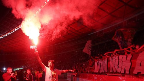 Pokalsiger: Wegen Pyro-Fackel: Szoboszlai droht Geldstrafe von Leipzig