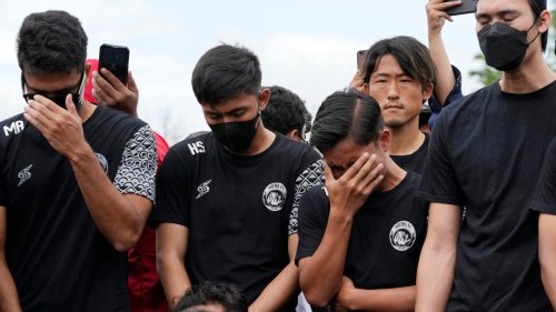 Betroffene kommen zu Wort: Entsetzen über Stadionkatastrophe in Indonesien