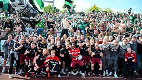 Furioser Endspurt: Preußen Münster macht Klassenerhalt ohne "Rekordtrainer" perfekt