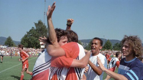 Historie DFB-Pokal: 1990 - Bayern fliegt erstmalig in der 1. Runde raus