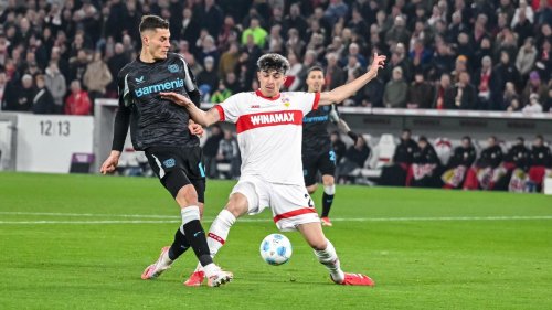 Irres Comeback in Stuttgart : Leverkusen nutzt Bayern-Vorlage ganz spät