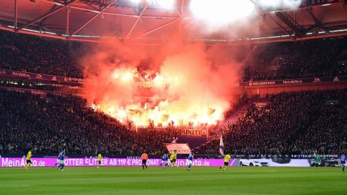 Meinung – "Es muss ein Weg gefunden werden, Pyrotechnik in Fußballstadien zu legalisieren"